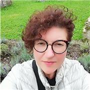 Offro lezioni di inglese, francese, tedesco oltre che italiano, matematica e storia a studenti di elementari, medie e superiori. Sono molto paziente e precisa e appassionata del mio lavoro